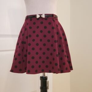Divided by H&M Women (Youth) mini Skirt, Size 6, burgundy with black dots.